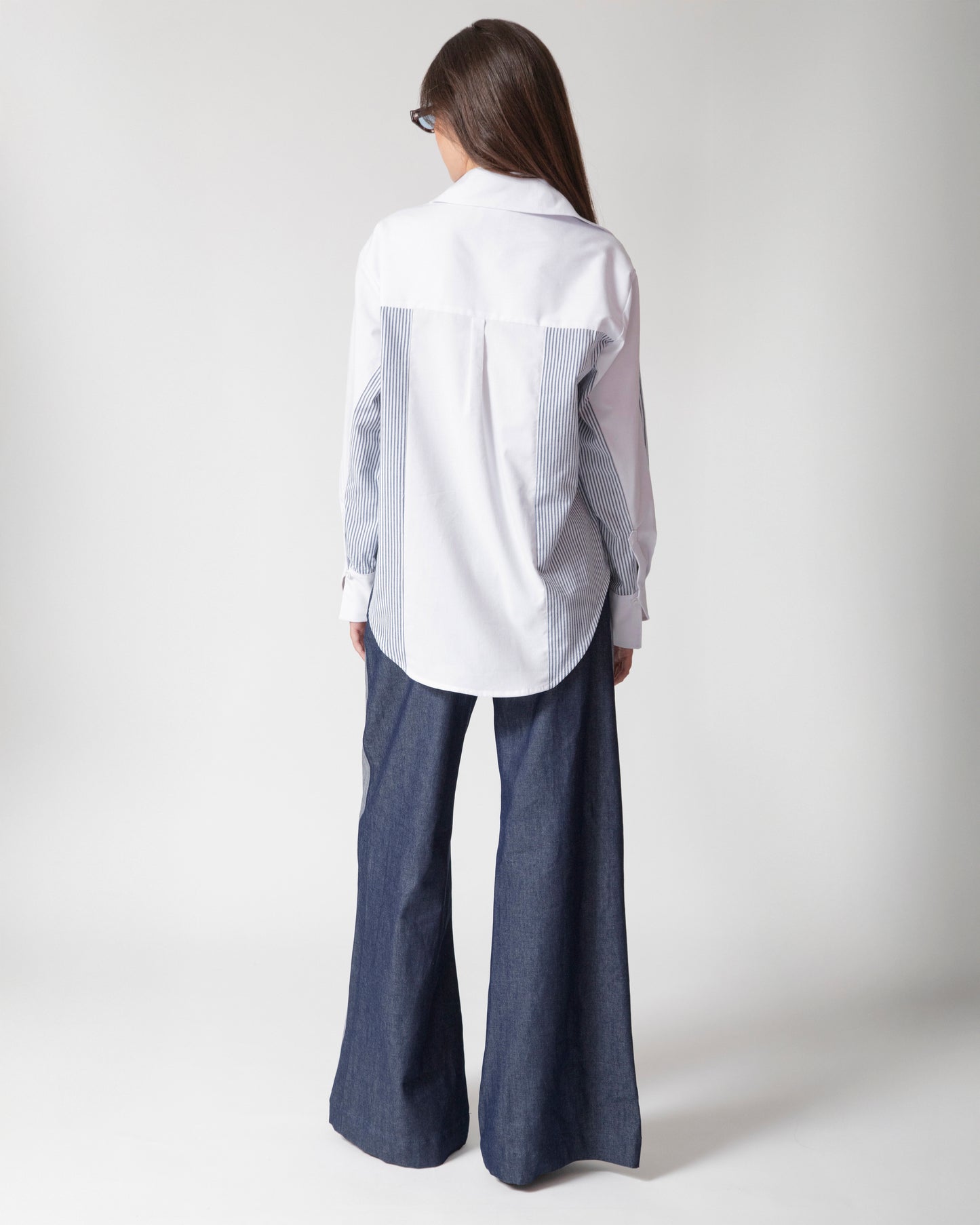 Camisa Emilia · Blanco con azul
